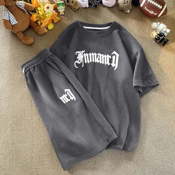 Ensemble de survêtement streetwear imprimé pour homme – Collection été décontractée et tendance : T-shirt à manches courtes et short respirant pour le sport