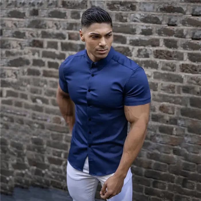 Mode d'été chemise à manches courtes hommes Super mince coupe mâle décontracté affaires sociales robe chemise marque hommes Fitness vêtements de sport