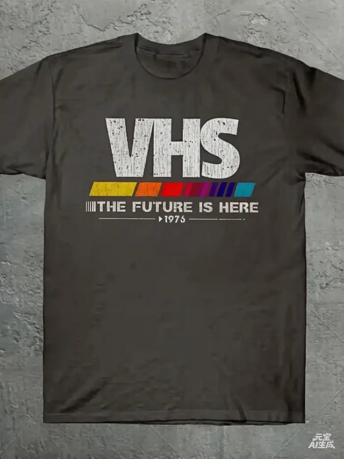 T-shirt Vintage VHS 2025 « Le Futur Est Là » – Style Rétro Années 70