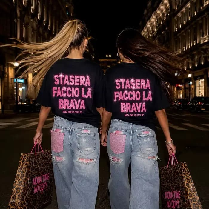 T-shirt rose scintillant avec slogan italien pour femme