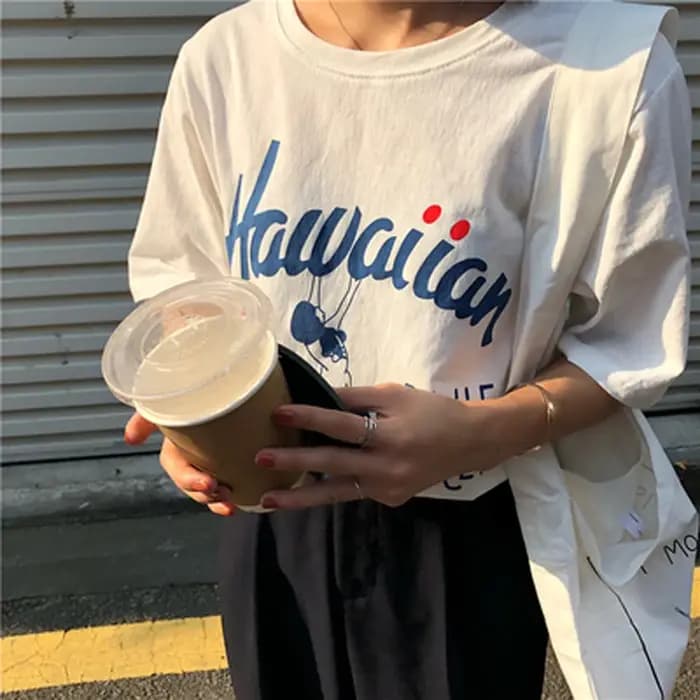 T-shirt graphique hawaïen pour femmes
