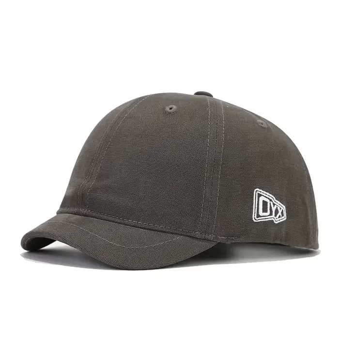Chapeau de baseball à bords courts