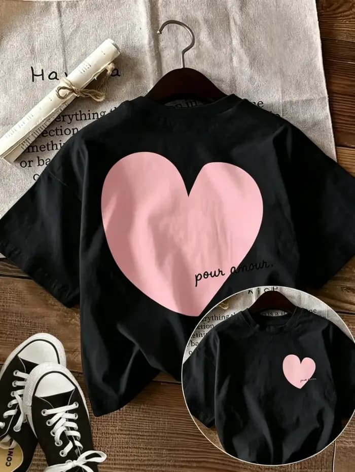 T-shirt pour femme à imprimé cœur large 'Pour Amour'