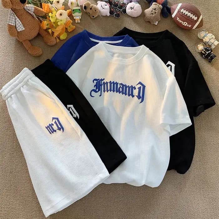 Ensemble de survêtement streetwear imprimé pour homme – Collection été décontractée et tendance : T-shirt à manches courtes et short respirant pour le sport
