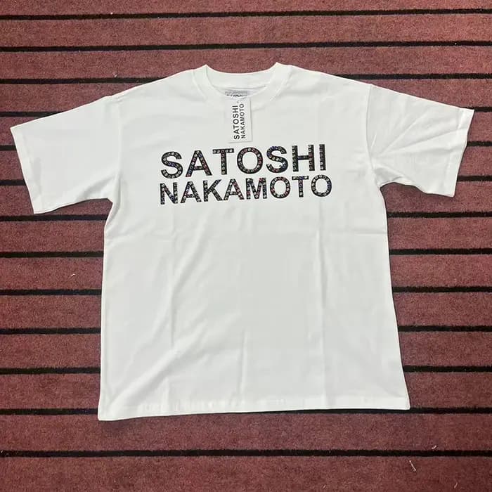 T-shirt noir et blanc avec logo Satoshi Nakamoto pour hommes et femmes