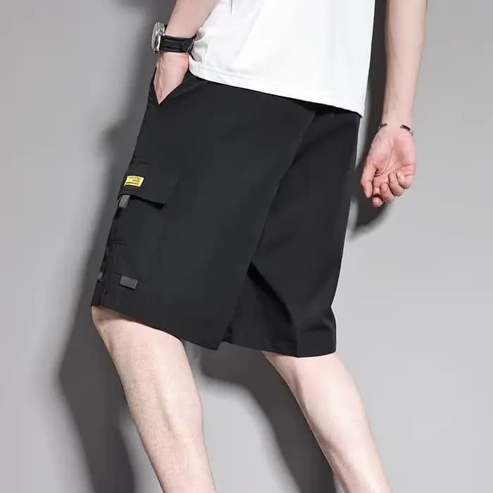 Shorts cargo pour homme couleur kaki avec cordon de serrage et poches à rabat