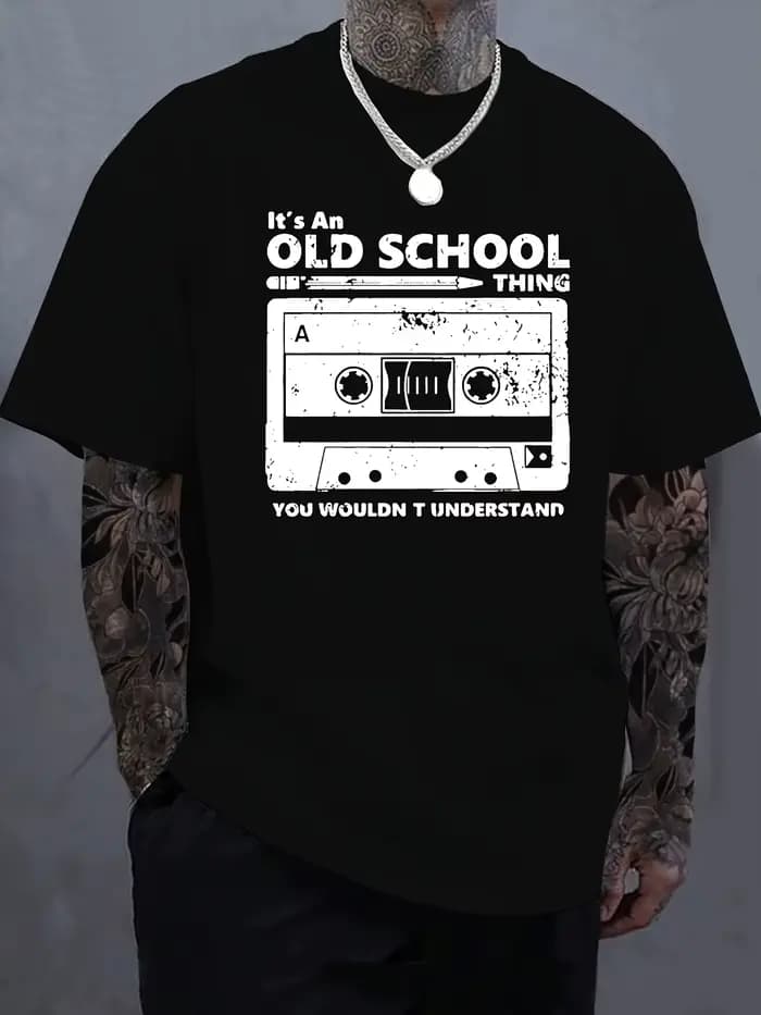 T-shirt blanc avec motif cassette old school