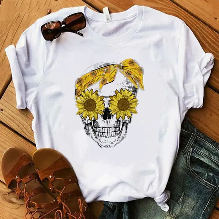T-shirt imprimé tête de mort et couronne pour femme