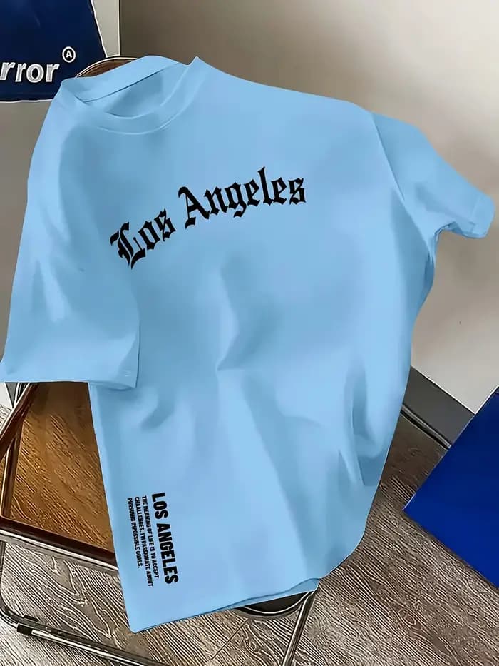 T-shirt graphique rétro Los Angeles avec lettrage gothique audacieux et imprimé sur la poitrine