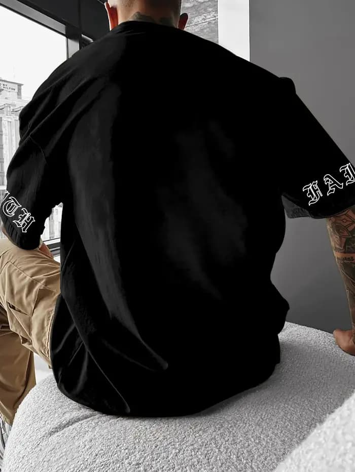 T-shirt pour homme avec imprimé croix de la foi et écriture gothique