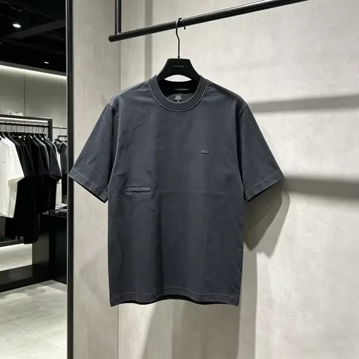 T-shirt ample à manches courtes avec étiquette brodée sur la poitrine NBHD, effet délavé et vieilli,