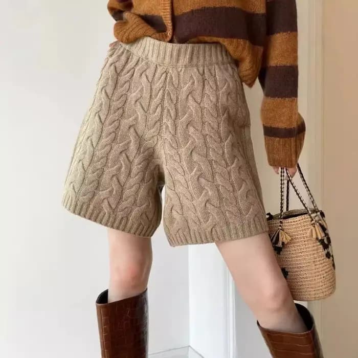 Chaud en automne et en hiver 2025 épaissi taille haute ample jambe large pâte frite torsions tricoté mode Shorts pour les femmes