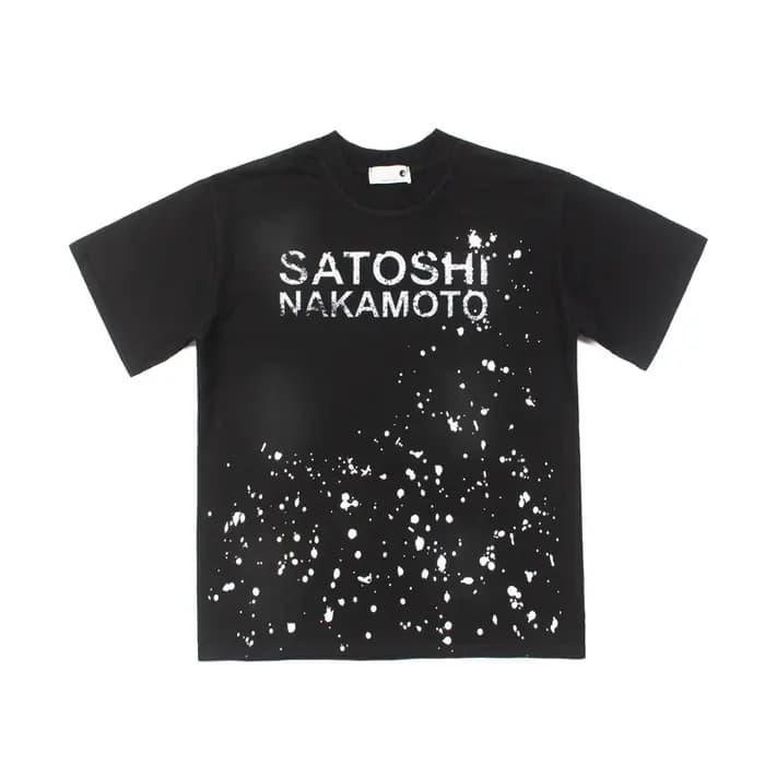 T-shirt Satoshi Nakamoto imprimé lettres effet éclaboussures d'encre