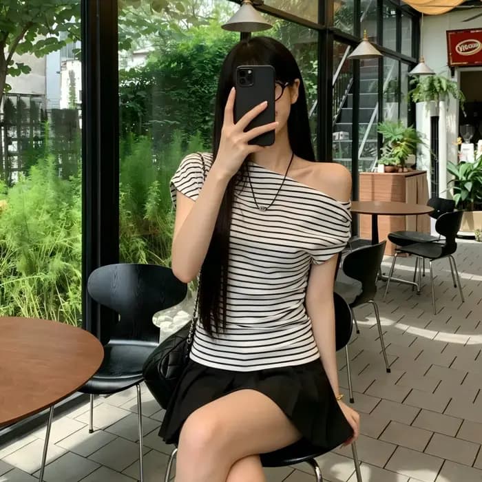T-shirt à manches courtes et épaules dénudées pour femmes