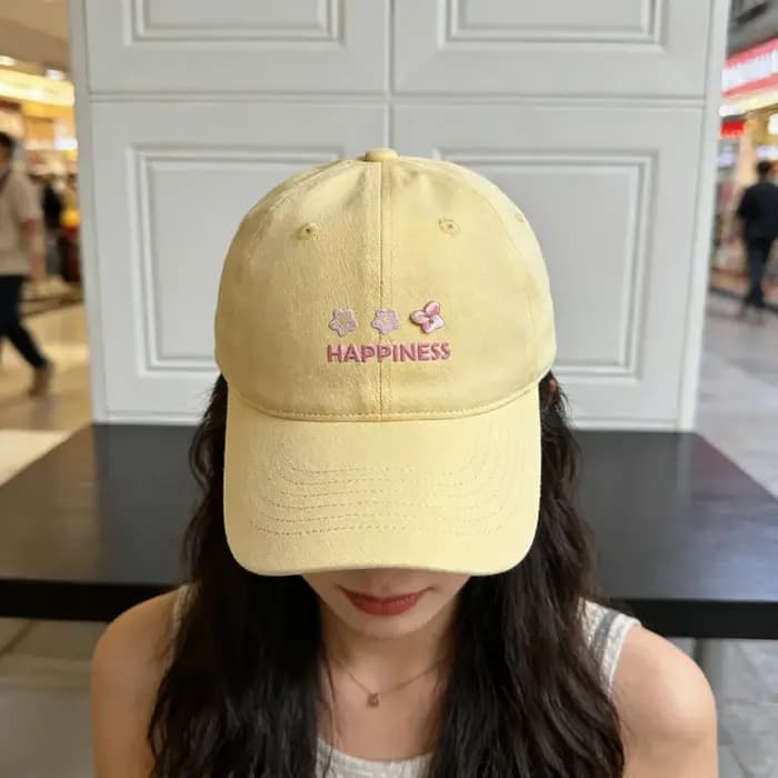 Casquette de baseball couleur macaron avec petite broderie florale