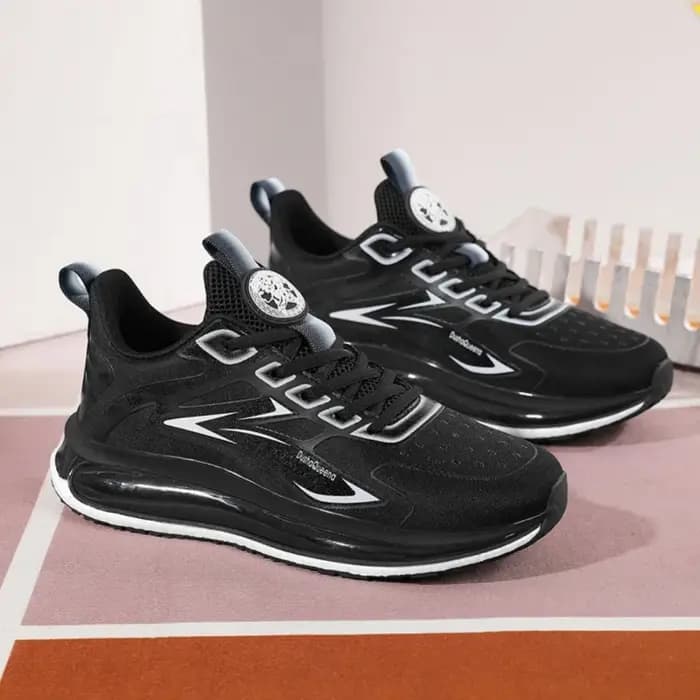 Une paire de baskets à coussin d'air pour adolescents avec semelle amortissante