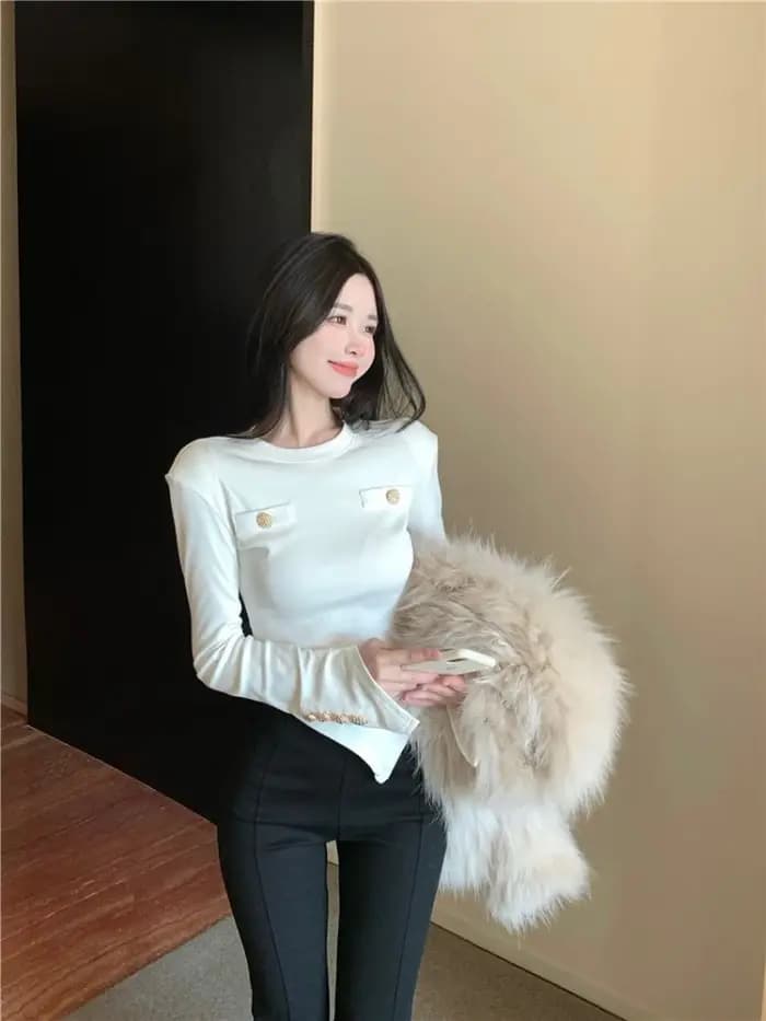 T-shirt blanc asymétrique à manches longues pour femmes