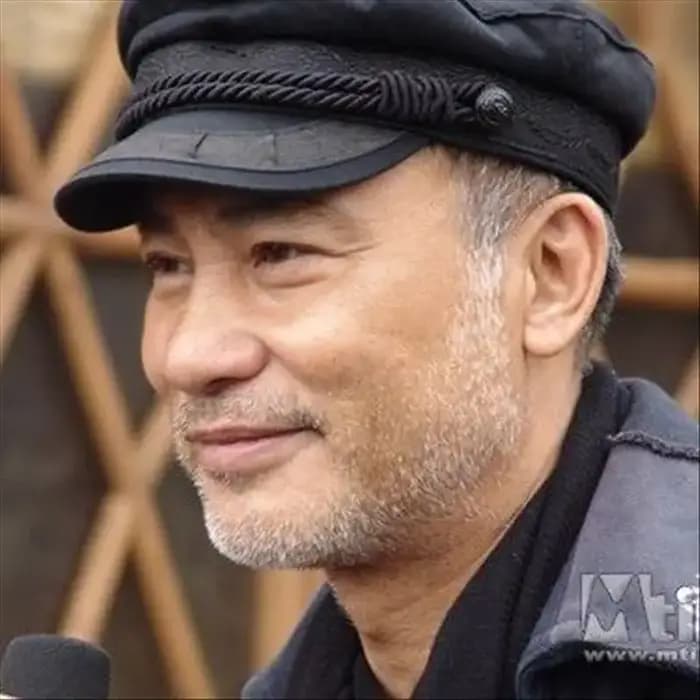 Chapeau de capitaine noir classique