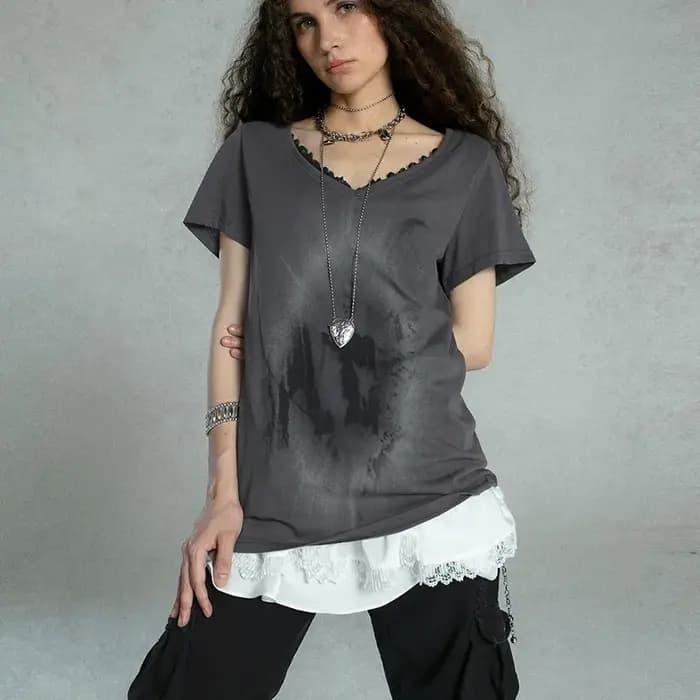 Karrcat Grunge esthétique Graffiti imprimé T-shirt Vintage en détresse à manches courtes