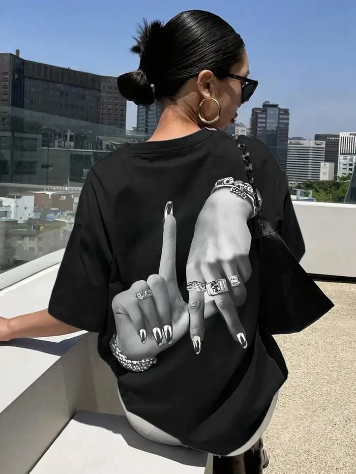 T-shirt élégant pour femme avec imprimé gestuel - Manches courtes