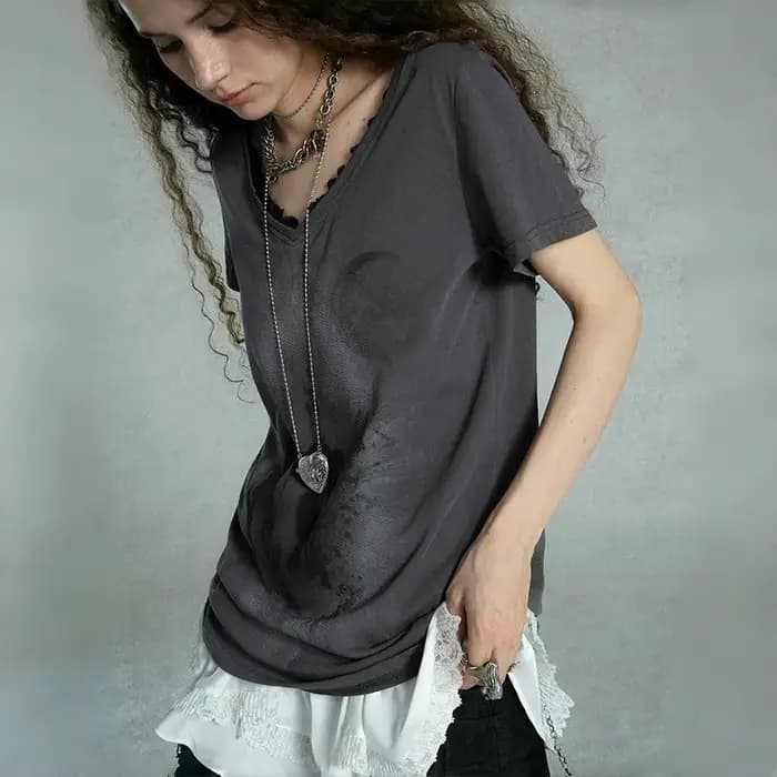 Karrcat Grunge esthétique Graffiti imprimé T-shirt Vintage en détresse à manches courtes