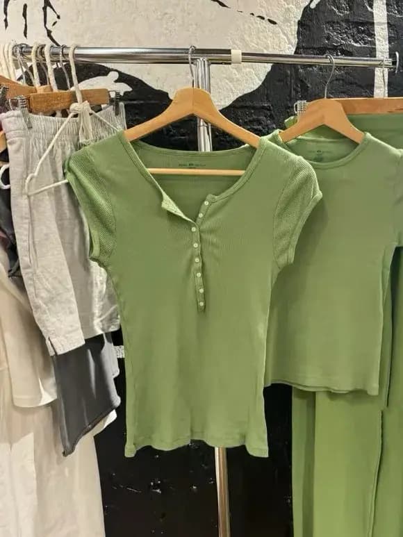 T-shirts côtelés slim en matcha pour femmes, style décontracté d'été, streetwear, boutons, col rond, manches courtes, style vintage preppy chic, t-shirt Y2K
