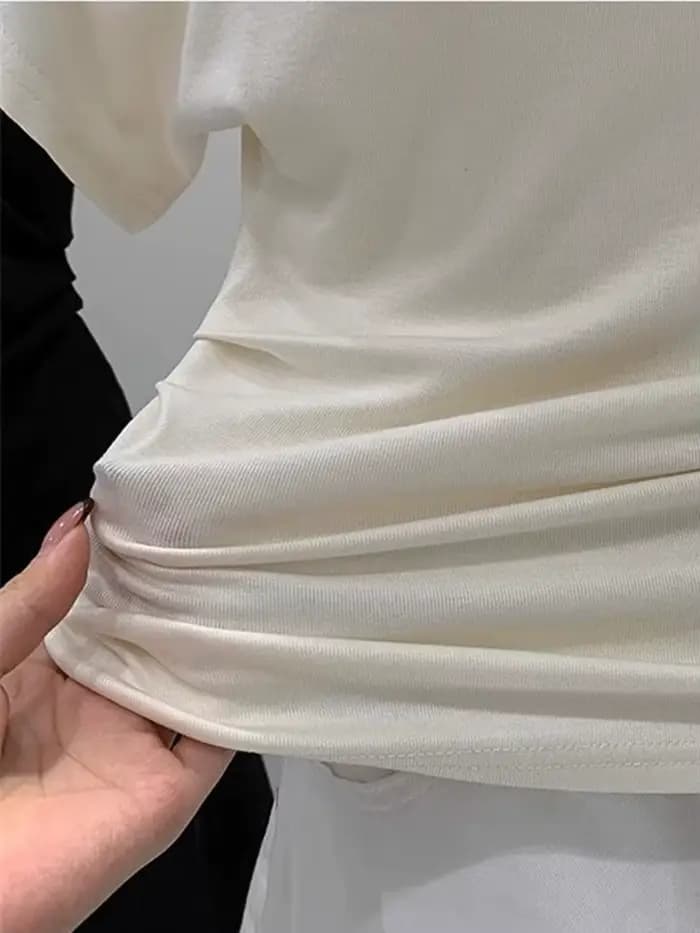 T-shirt noir à manches courtes pour femmes