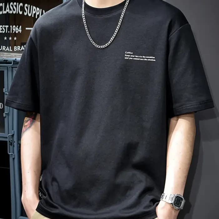 T-shirt minimaliste pour hommes