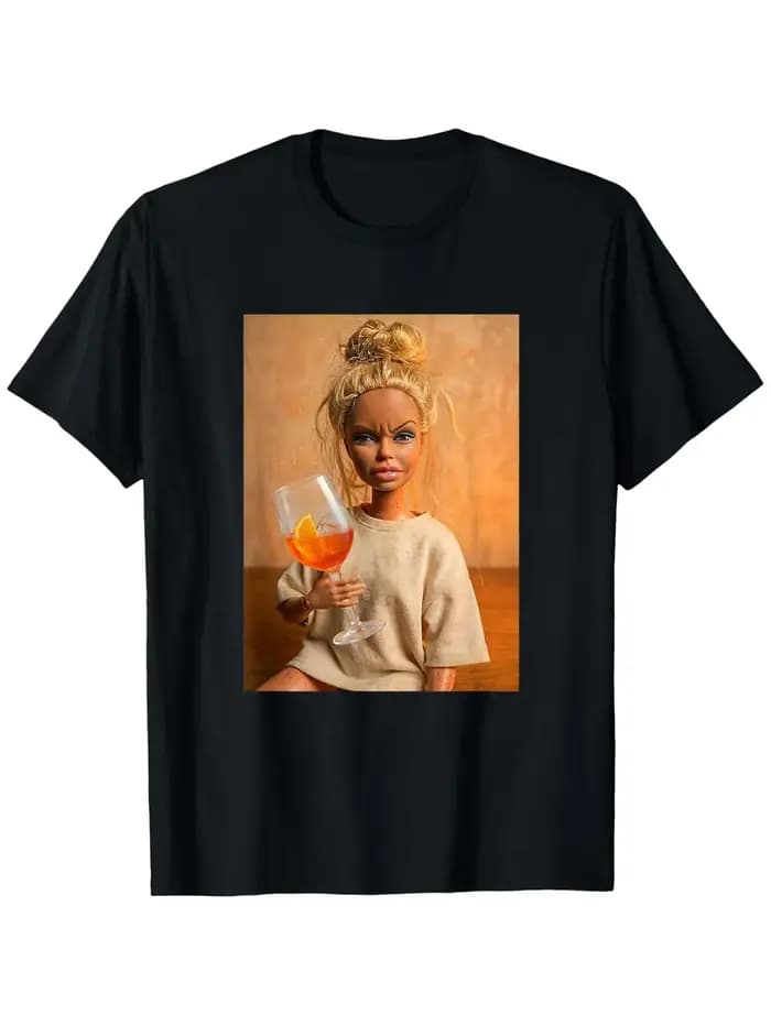 Meme de poupée emoji dégoûtante, t-shirt amusant avec un cocktail Spritz à l'orange | Chemise déco