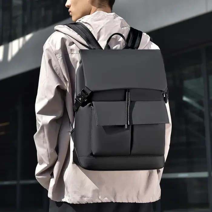 Sac à dos tendance noir pour hommes avec détail matelassé violet