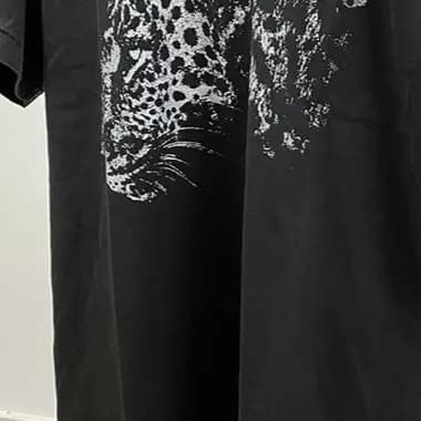 T-shirt vintage noir pour femmes