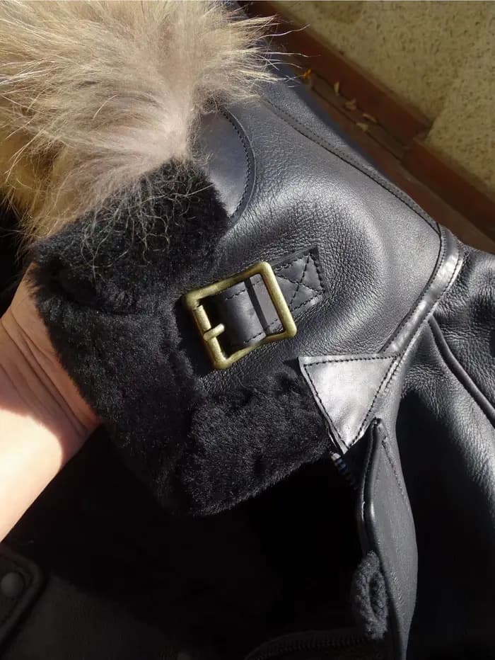 Veste d'hiver noire à capuche en peau de mouton pour homme