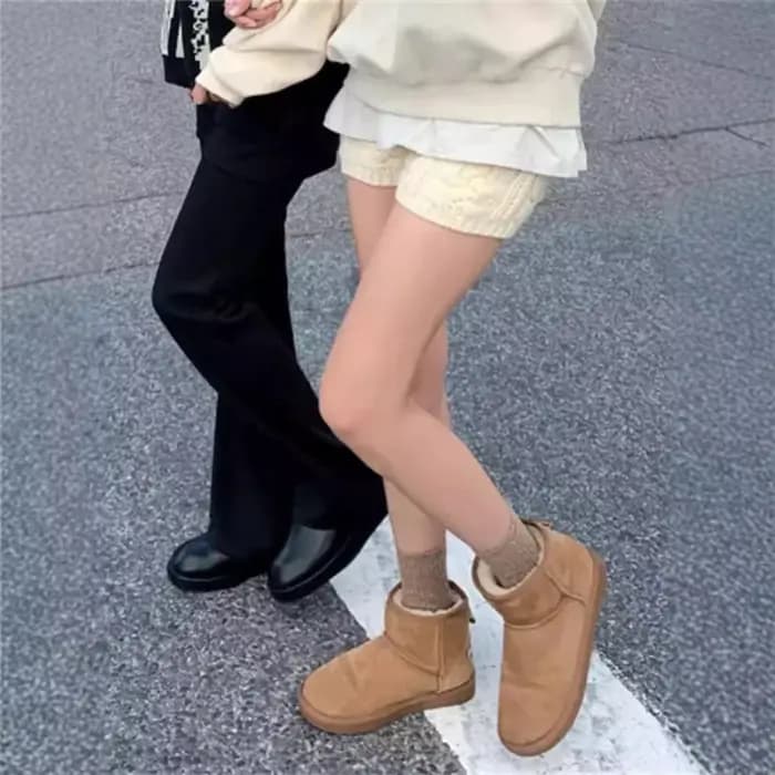 Chaud en automne et en hiver 2025 épaissi taille haute ample jambe large pâte frite torsions tricoté mode Shorts pour les femmes