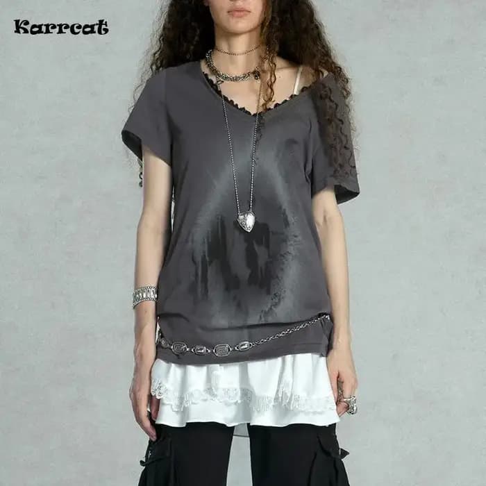 Karrcat Grunge esthétique Graffiti imprimé T-shirt Vintage en détresse à manches courtes T-shirt pou