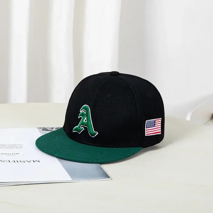 Casquette de baseball de style hip-hop avec dessus plat, patch de couleur, broderie de lettres. Conv