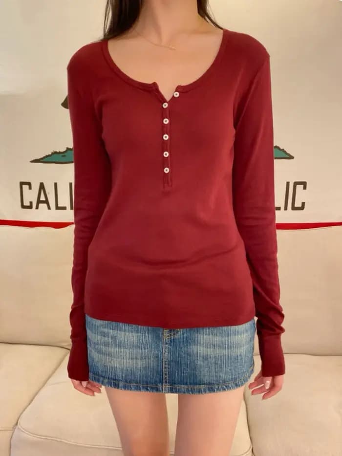 Six boutons bordeaux à manches longues T-shirt femme automne col rond coton mince