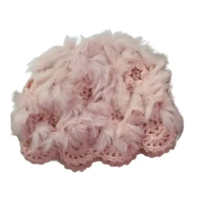 Casquette tendance en tricot et crochet
