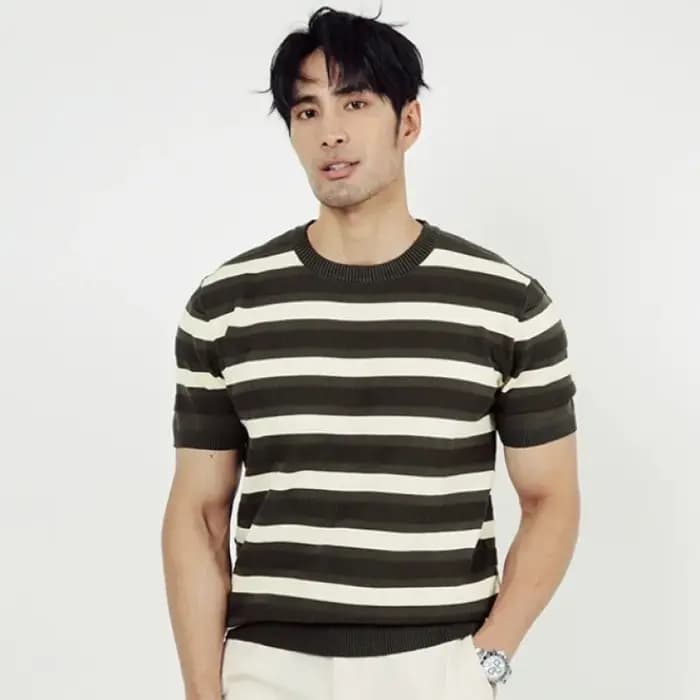 T-shirt Homme en Soie Glacée à Manches Courtes, Rayures et Blocs de Couleurs, Col Rond Tricoté, Coup