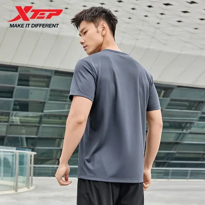 Xtep T-Shirt à manches courtes et col rond pour hommes