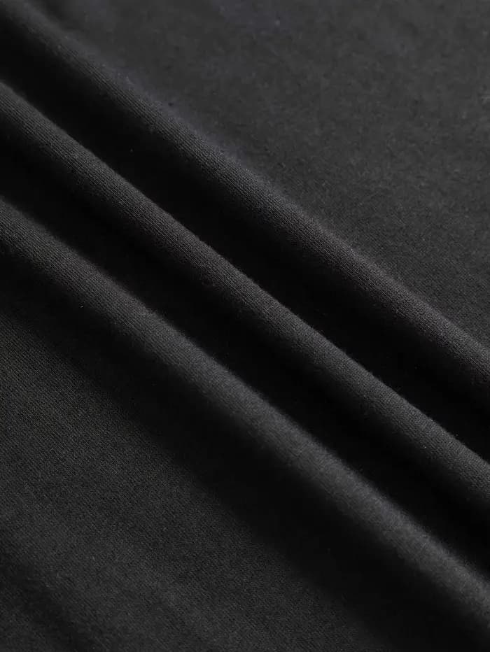 Le loup protège toujours son chaton. T-shirt drôle avec un meme.