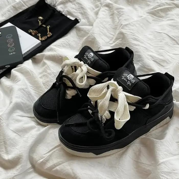 2026 femmes grosse Sneaker mode dentelle conseil chaussures exquise tête ronde