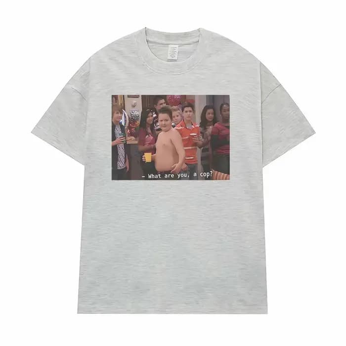 Gibby, qu'est-ce que tu es ? Un flic ? T-shirt imprimé avec des mèmes amusants de la série télévisée