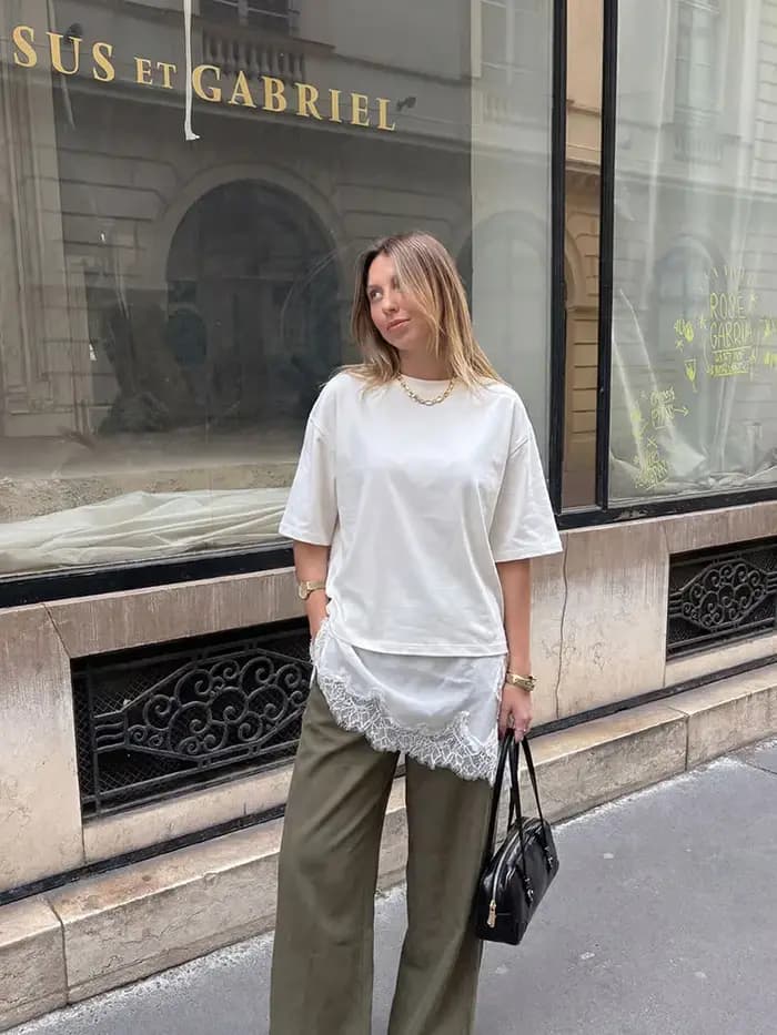 T-shirt asymétrique à col rond et manches courtes pour femme