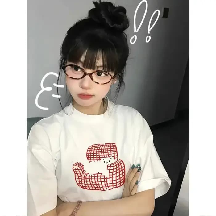 Chat sur le canapé imprimé femmes T-shirt col rond hauts américain Y2k vêtements de rue