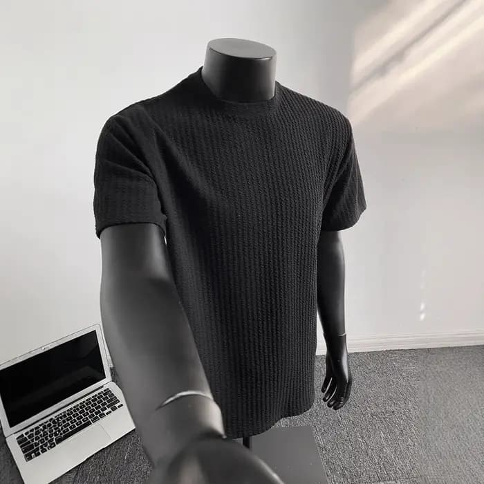T-shirt Cleanfit noir rayé en maille à manches courtes pour homme, collection été 2026, en soie glac