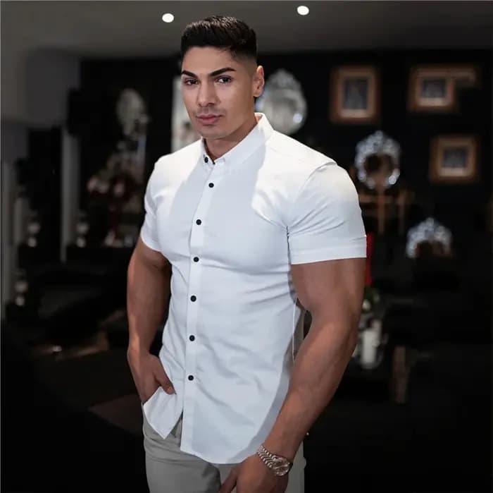 Mode d'été chemise à manches courtes hommes Super mince coupe mâle décontracté affaires sociales robe chemise marque hommes Fitness vêtements de sport