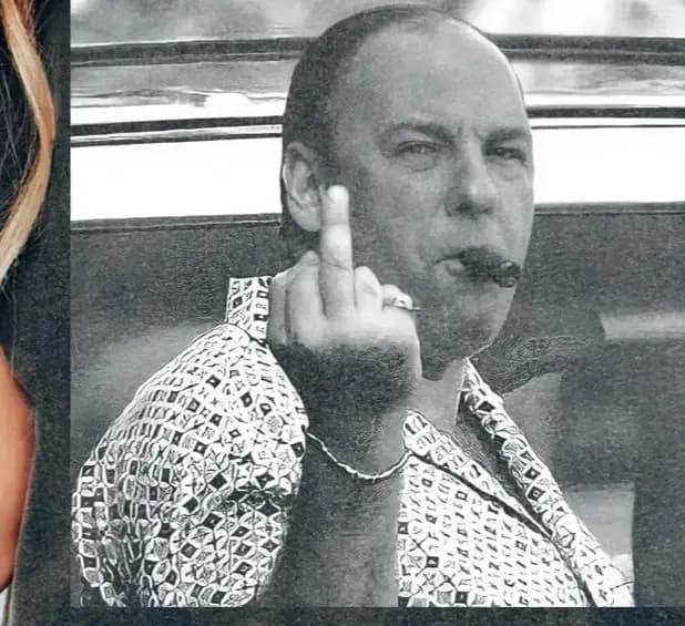 T-shirt graphique rétro des années 90 de Tony Soprano fumant un cigare