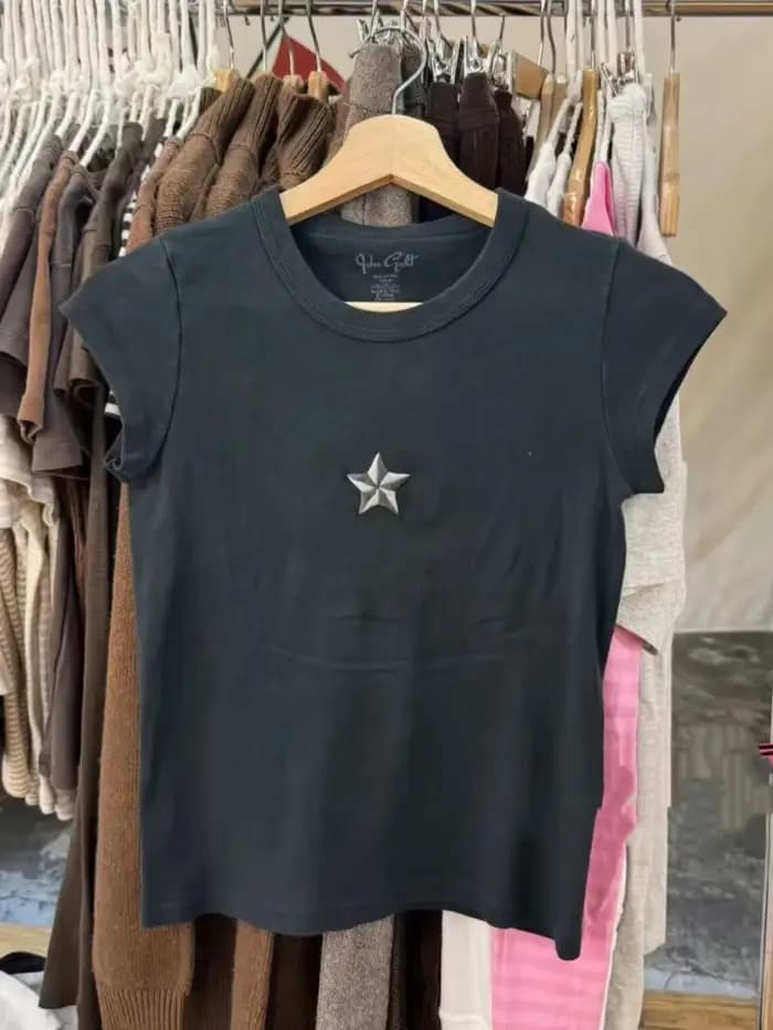 T-shirts brodés à motif aile arrière pour femme