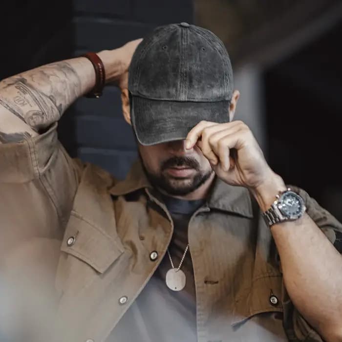 Maden Casquette de baseball effilochée réglable gris vintage Sarja à visière Chapeau polyvalent quotidien pour hommes