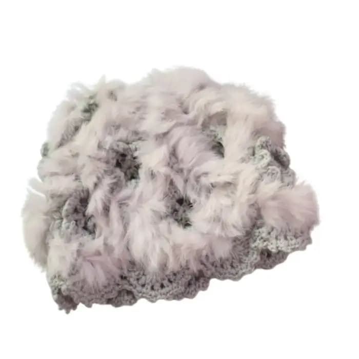 Casquette tendance en tricot et crochet